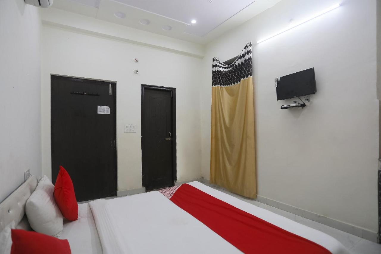 Oyo 15749 Vrinda Residency Hotel Vrindāvan Exterior foto