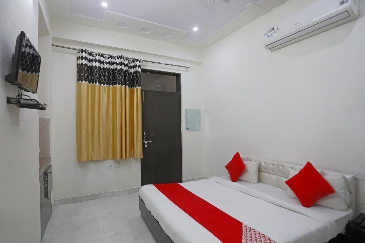 Oyo 15749 Vrinda Residency Hotel Vrindāvan Exterior foto