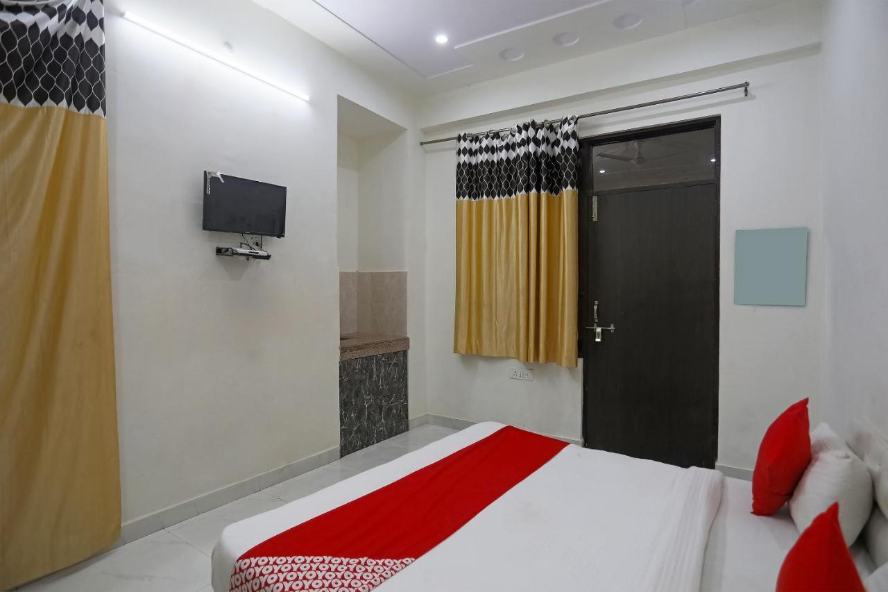 Oyo 15749 Vrinda Residency Hotel Vrindāvan Exterior foto