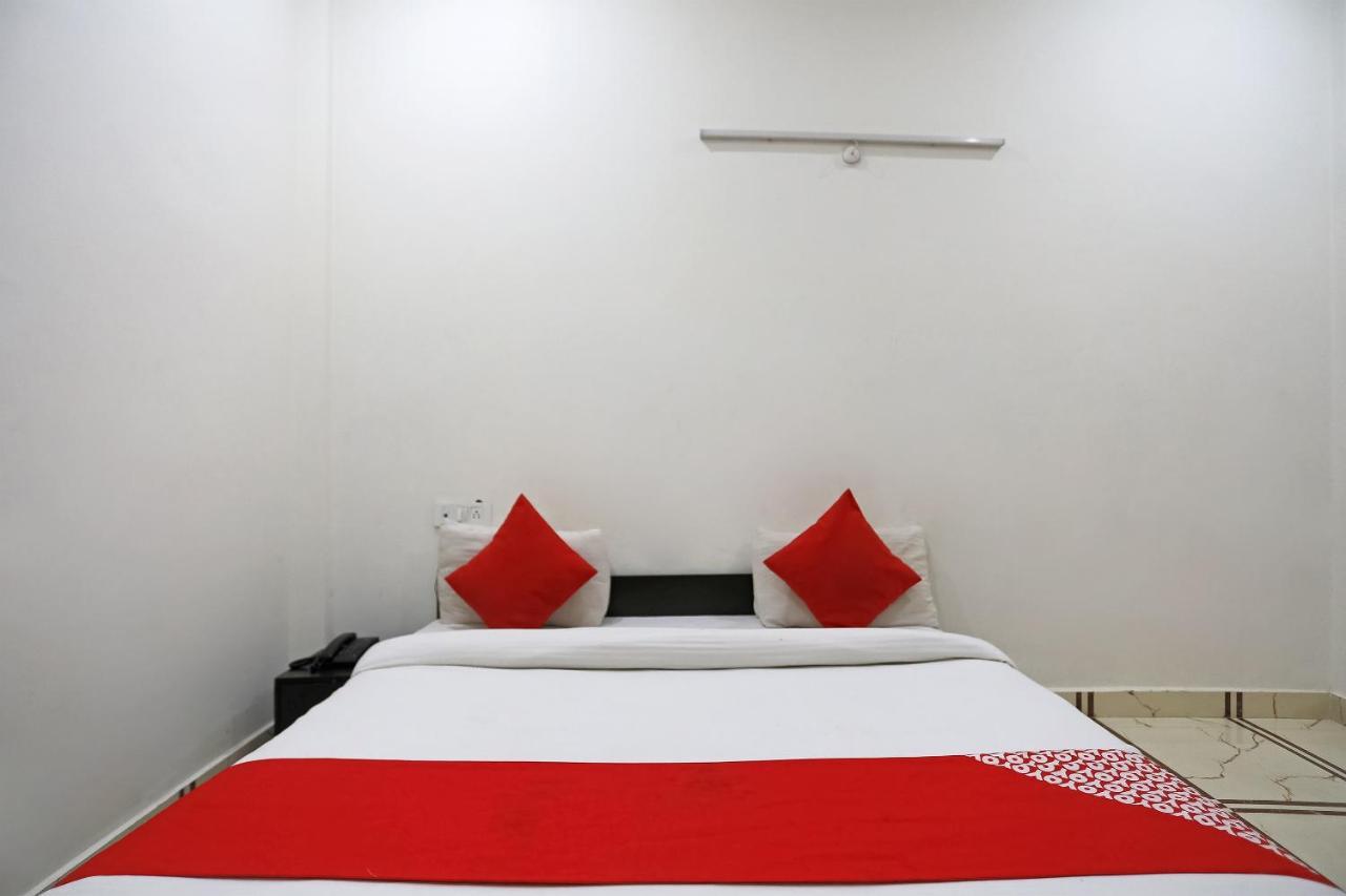 Oyo 15749 Vrinda Residency Hotel Vrindāvan Exterior foto