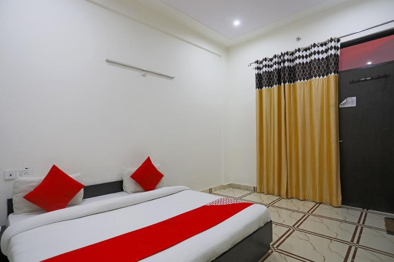 Oyo 15749 Vrinda Residency Hotel Vrindāvan Exterior foto