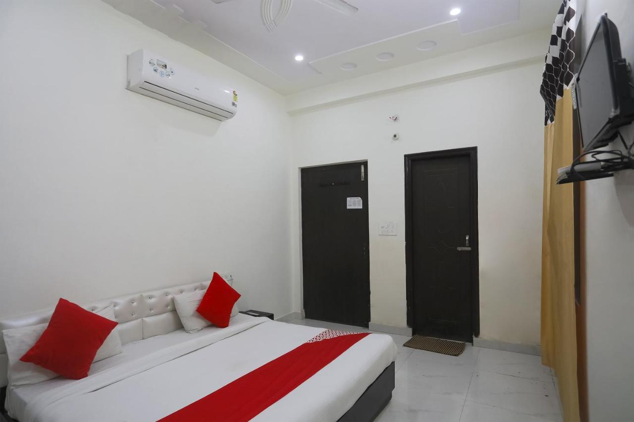 Oyo 15749 Vrinda Residency Hotel Vrindāvan Exterior foto
