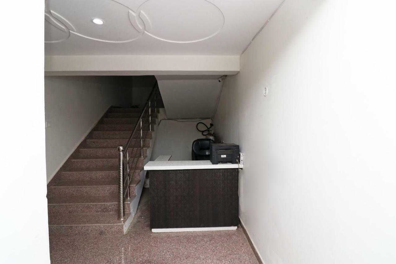 Oyo 15749 Vrinda Residency Hotel Vrindāvan Exterior foto