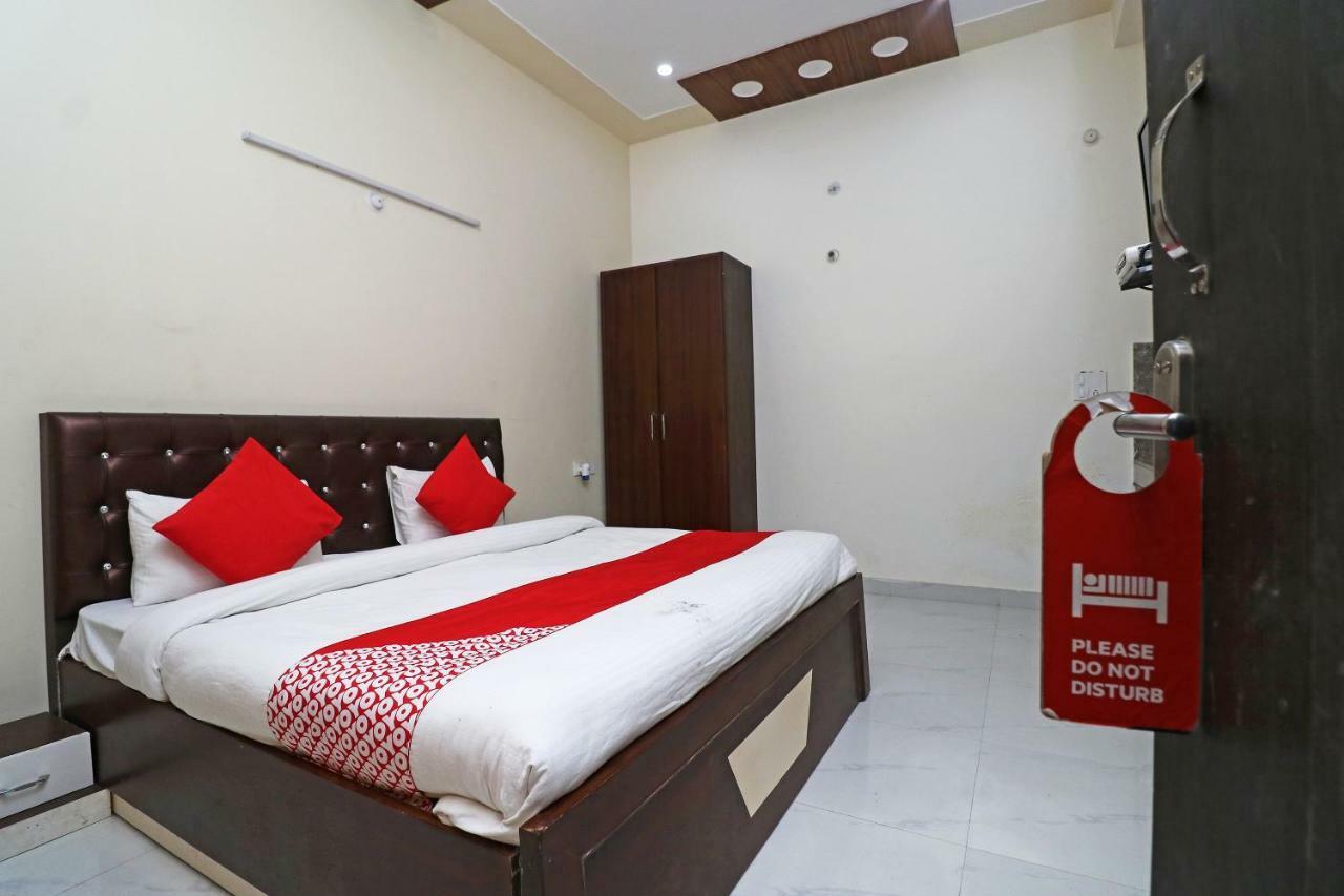 Oyo 15749 Vrinda Residency Hotel Vrindāvan Exterior foto