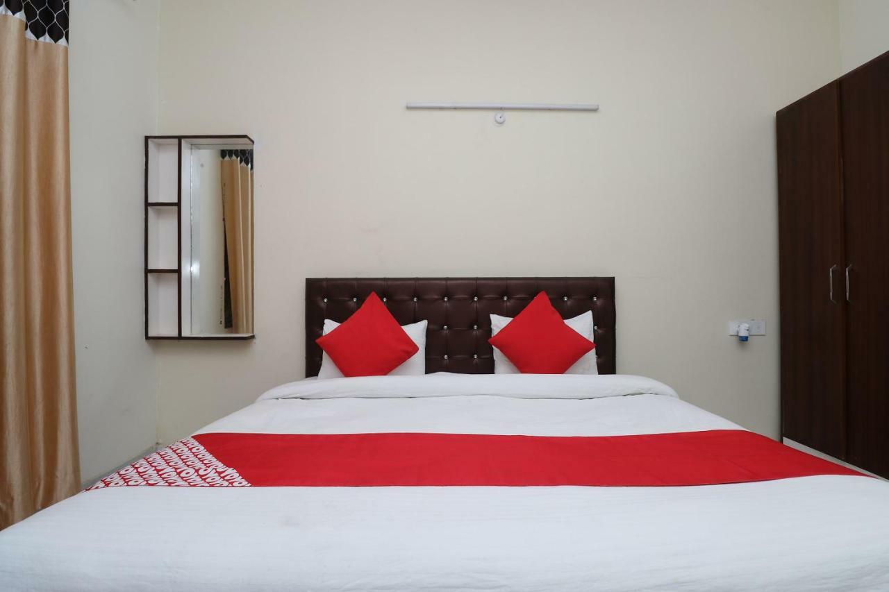 Oyo 15749 Vrinda Residency Hotel Vrindāvan Exterior foto