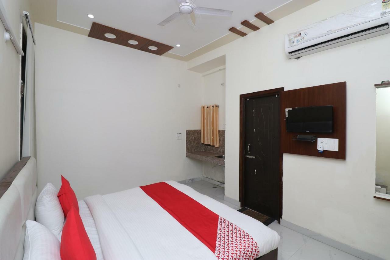 Oyo 15749 Vrinda Residency Hotel Vrindāvan Exterior foto